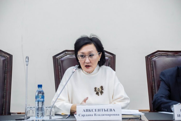 Сардана Авксентьева не жаловалась, но фактов привела много