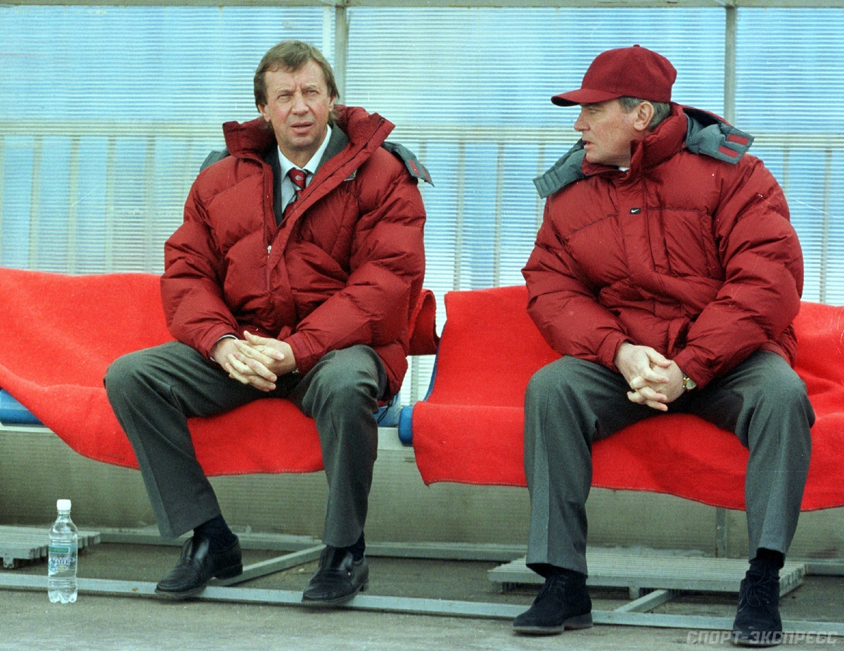 Март 2002 года. Главный тренер "Локомотива" Юрий СЕМИН и его многолетний ассистент Владимир ЭШТРЕКОВ. Фото Алексей ИВАНОВ, "СЭ"