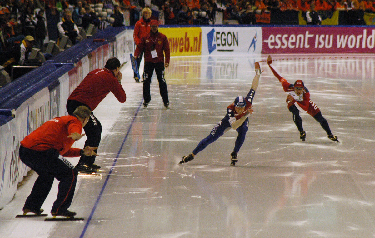Конькобежный спорт: плюсы и минусы. Картинка с сайта: https://commons.wikimedia.org/wiki/File:Jan_Smeekens_(23-02-2008).jpg