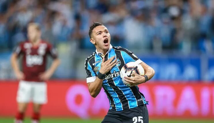 Пепе. Источник: https://transfers.club