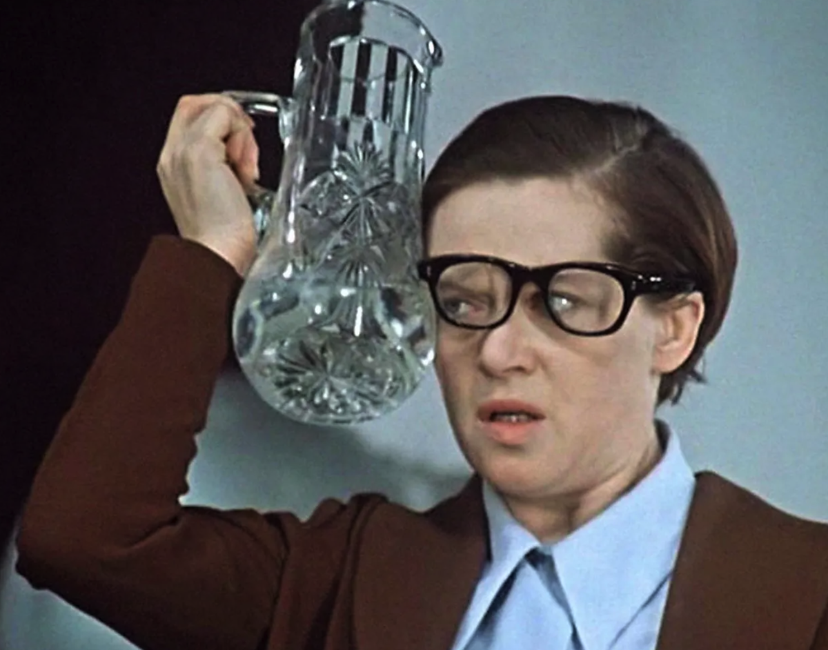 Кадр из фильма Э. Рязанова "Служебный роман"