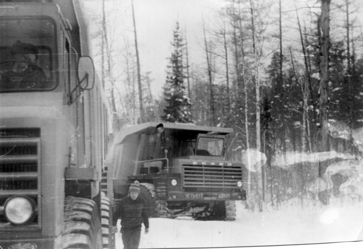Личное Фото.     Им нужен карьер, а их в снег.