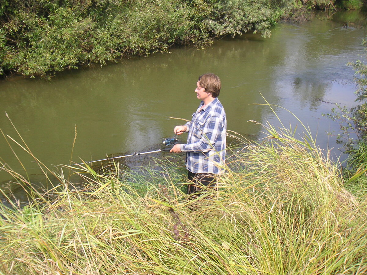  Мой муж на реке Меза в Костромской области лет 8-10 назад