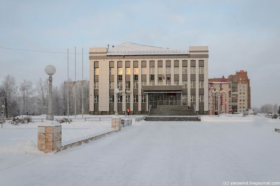 Стрежевой. Администрация города