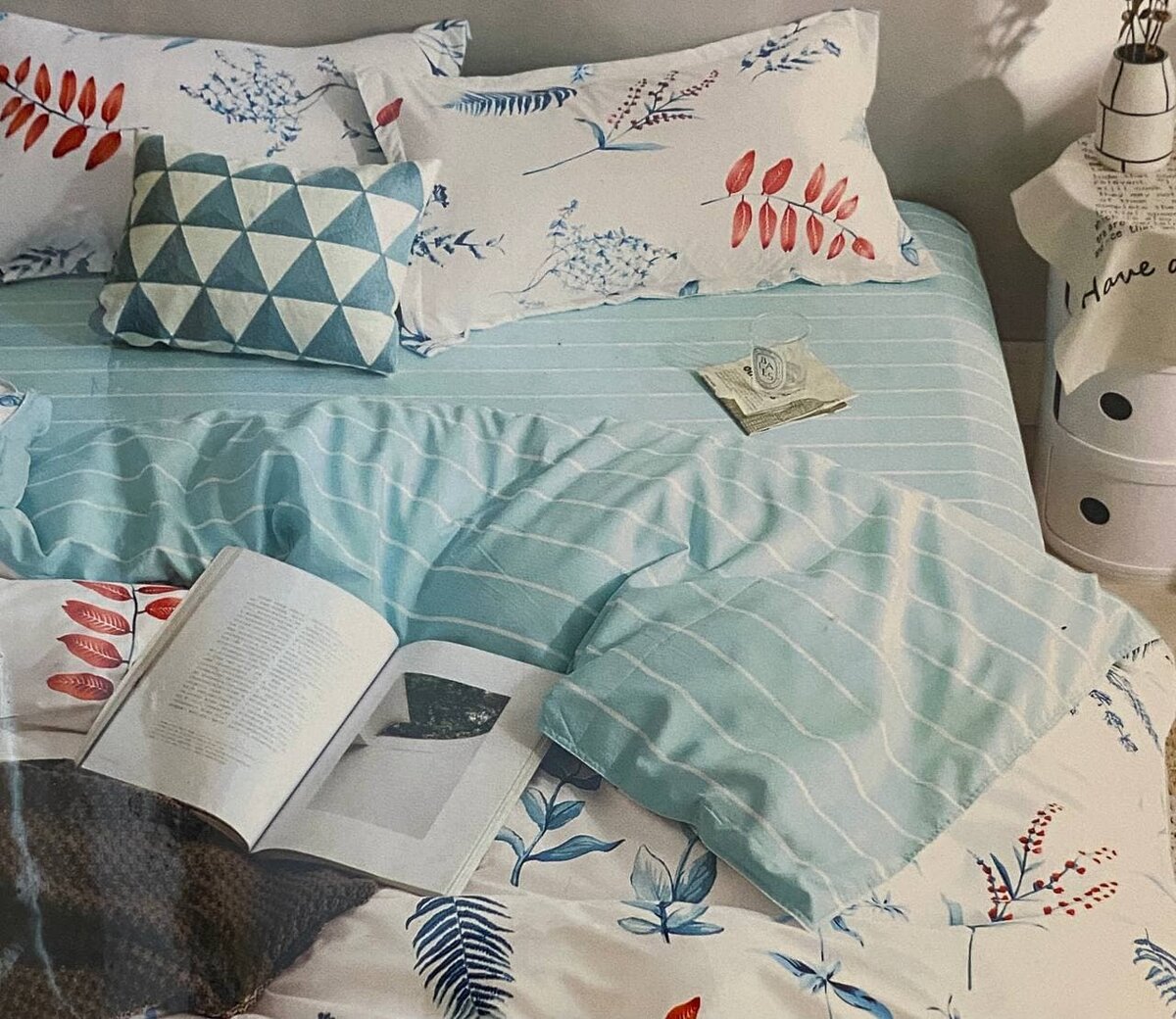 Один из комплектов