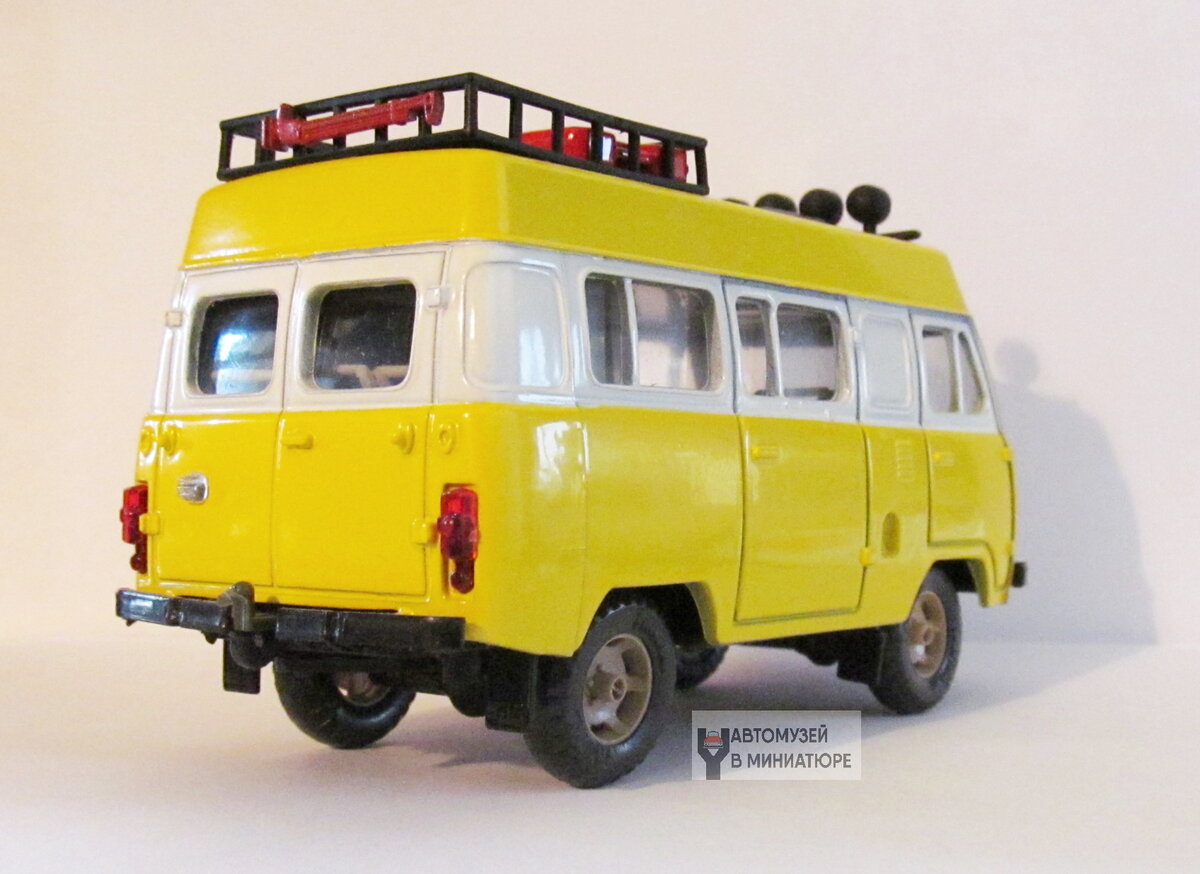 УАЗ-3962 Экспедиция (1:43, МОМ) из коллекции автора