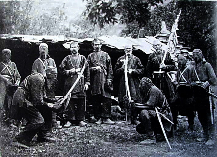 Хевсуры в поединке. Фотография середины 50-х годов XX века. В это время, "Манускрипт I.33" еще не был обнаружен.