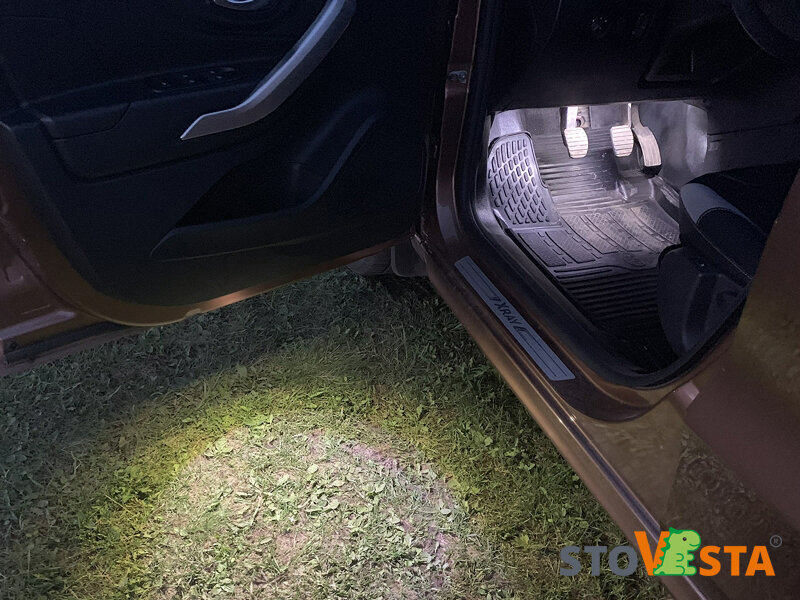 Освещение зоны ног и высадки Лада Иксрей