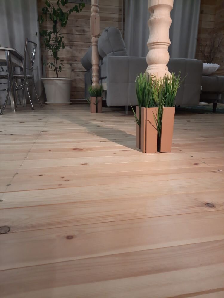 У нас две регулируемые колонны, дом пока на усадке. 