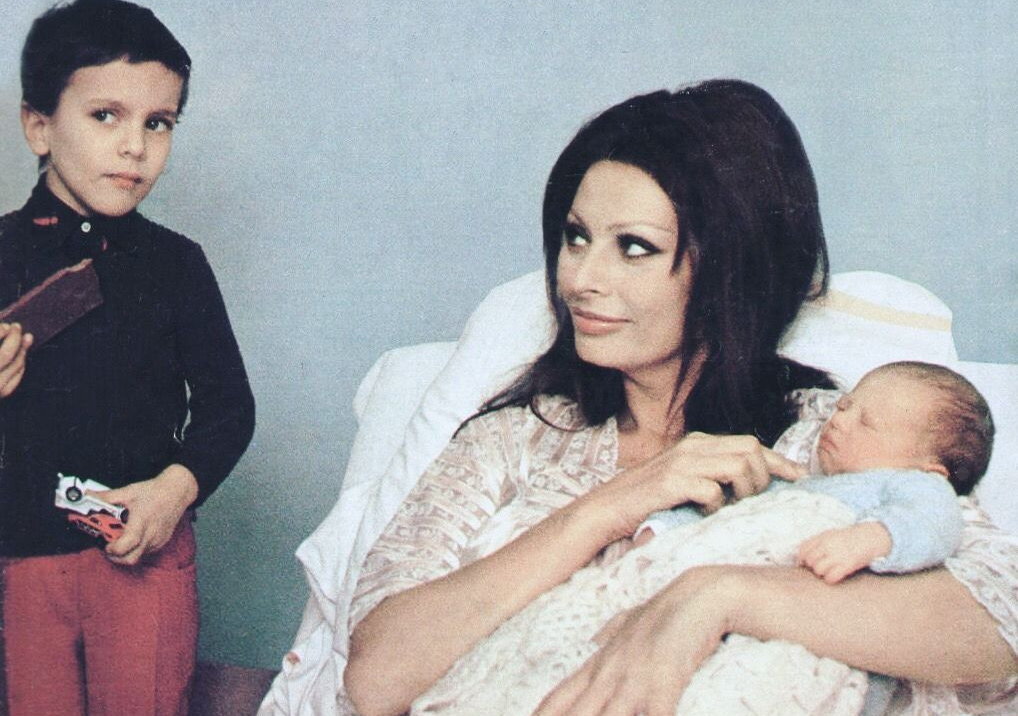 Фотографы охотились за снимками Лорен и детей. Фото: Pinterest