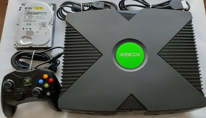 Xbox Original поставлялся вместе с жёстким диском