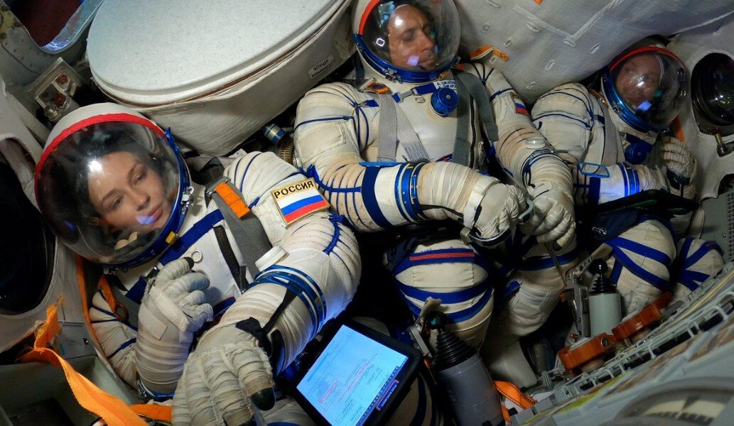 Во время 66-й экспедиции на МКС будет реализован уникальный научно-просветительский проект «Вызов», в рамках которого россияне первыми в мире осуществят съемки игрового кино в космическом пространстве.