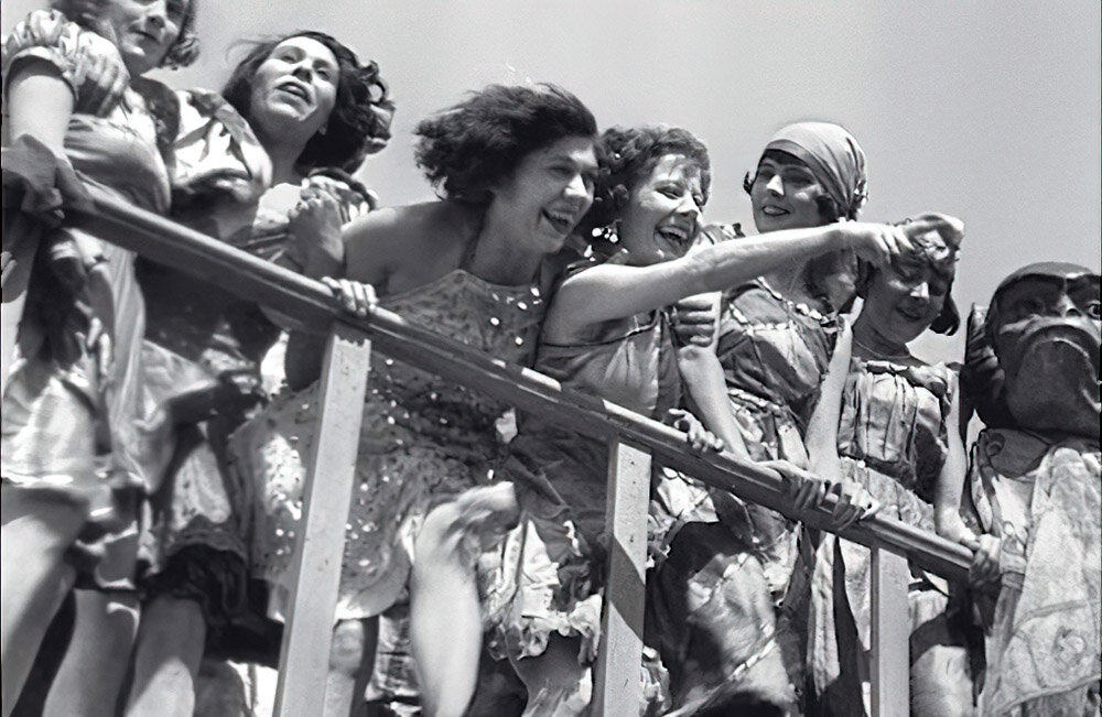 Кадр из документального фильма «По поводу Ницы» Жана Виго и Бориса Кауфмана