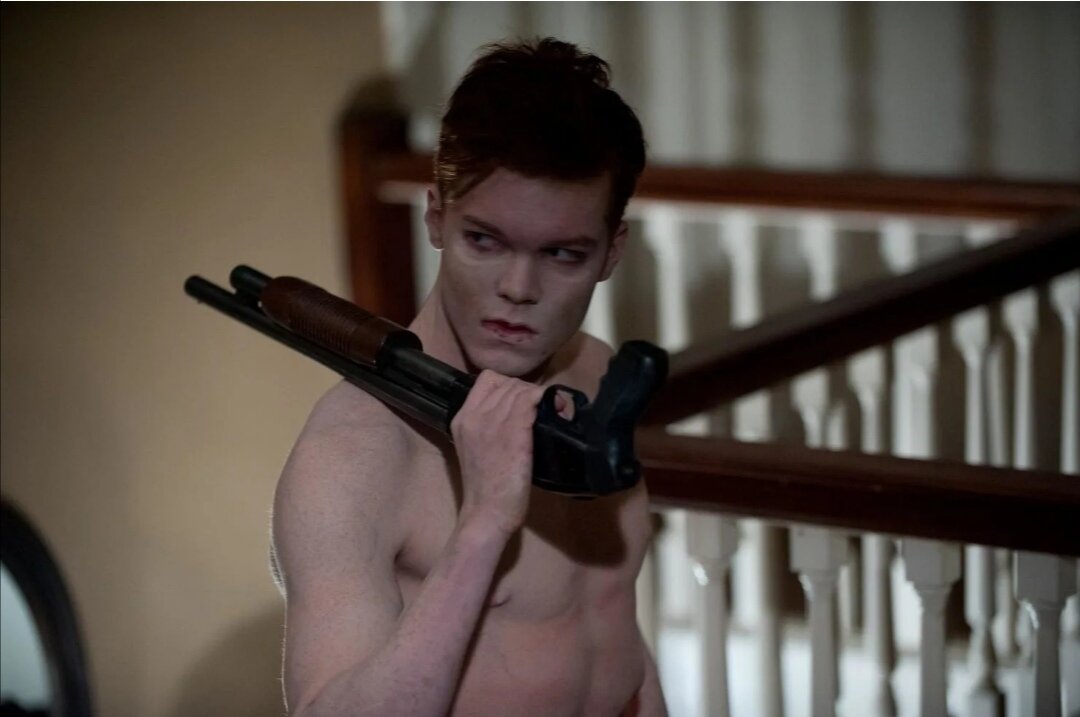 Тот же Ужас, только сбоку)))) Кстати, это а-ля брат-близнец девушки на предыдущем фото