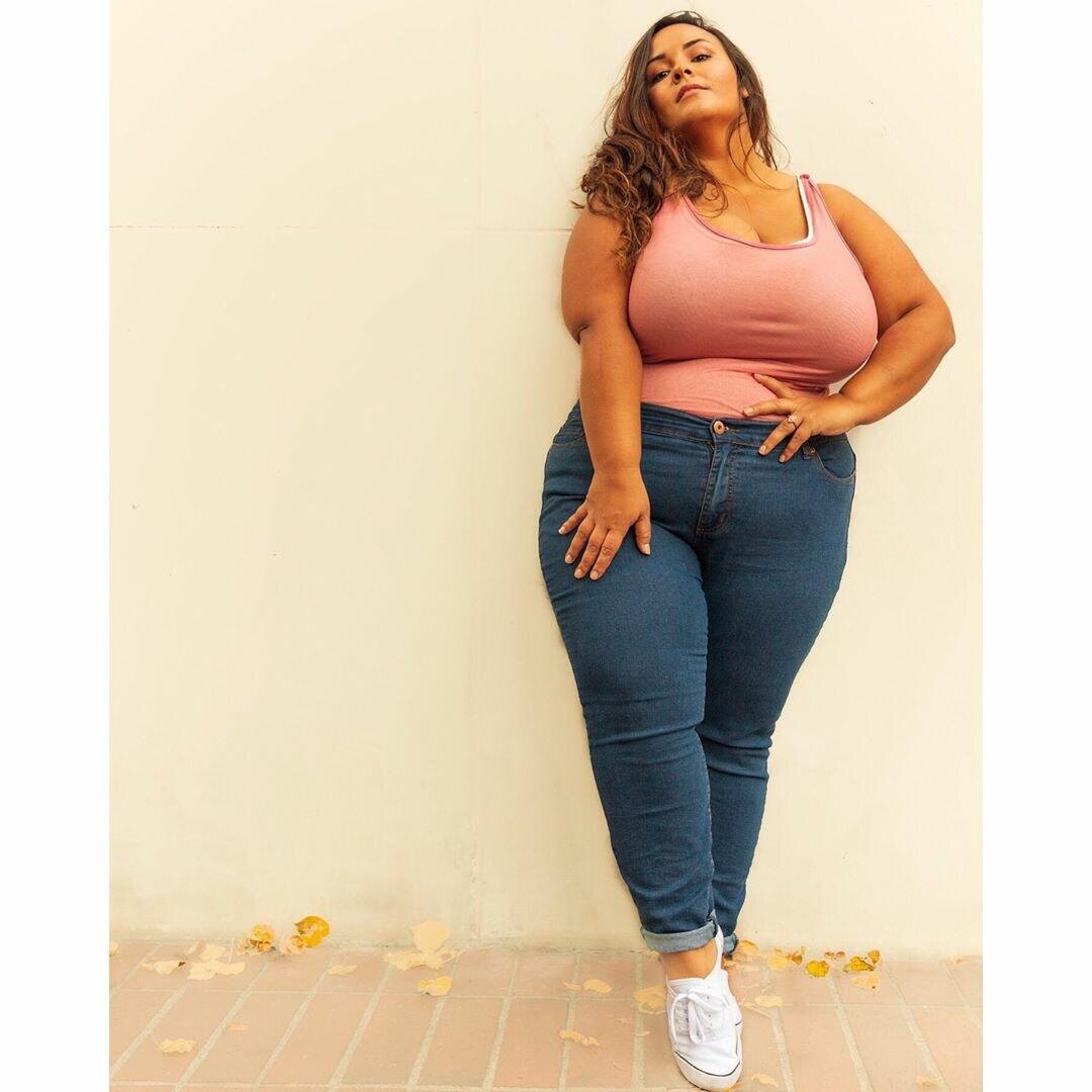 Привлекательные полные девушки