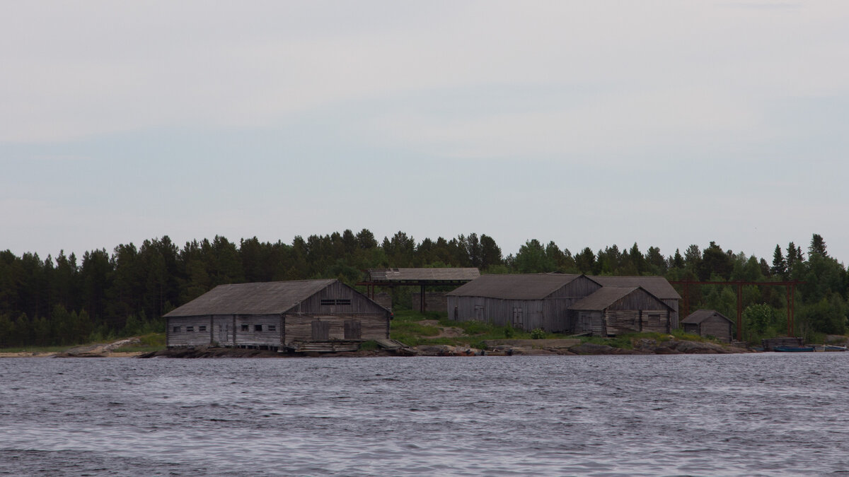 Вид со стороны моря.