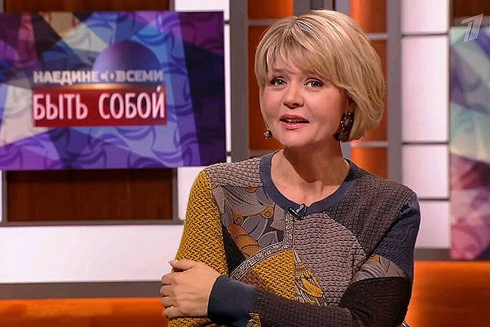 "Наедине со всеми" и автор программы Ю. Меньшова. Фото Яндекс.Картинки.