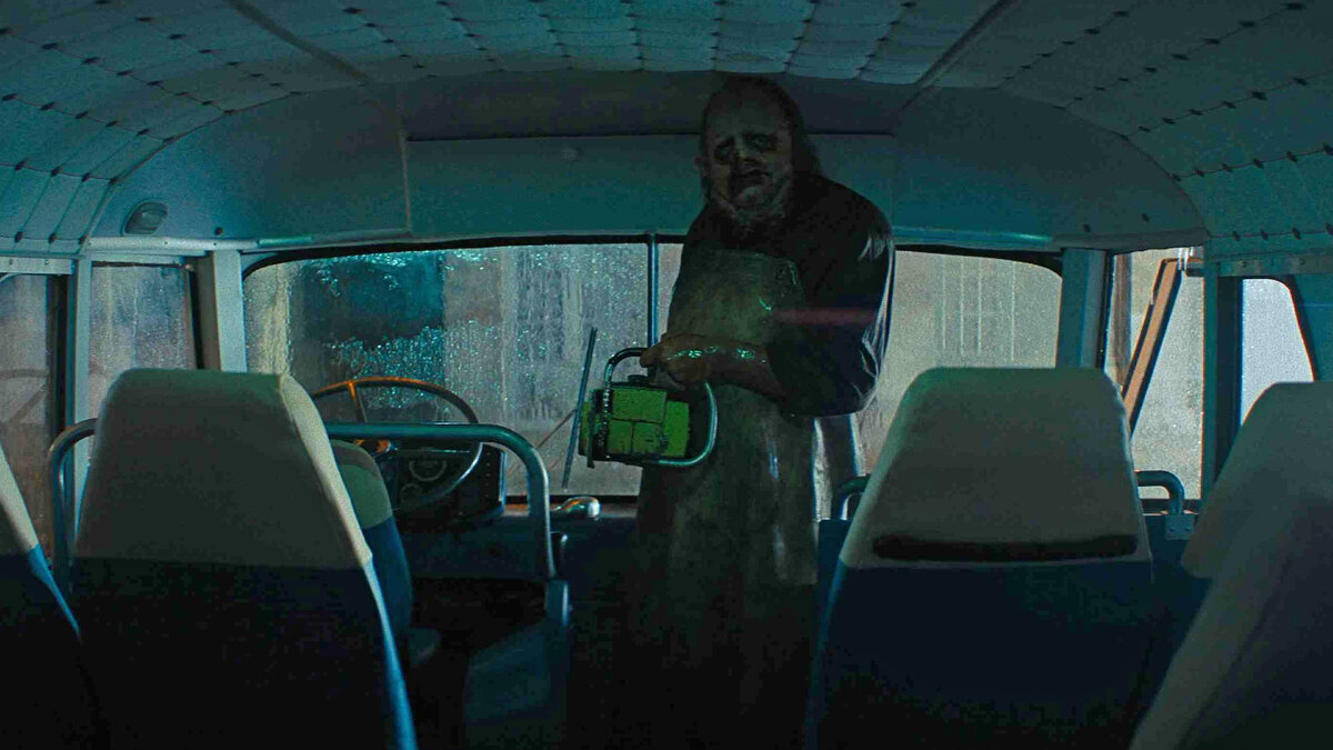 Техасская резня бензопилой 2022. Режиссер: Дэвид Блу Гарсия. Кинокомпания Legendary Pictures, Bad Hombre, Exurbia Films