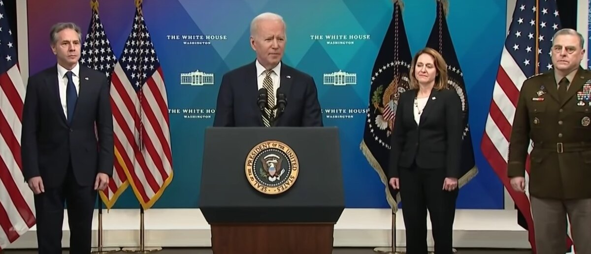 Не знает, что натворил.