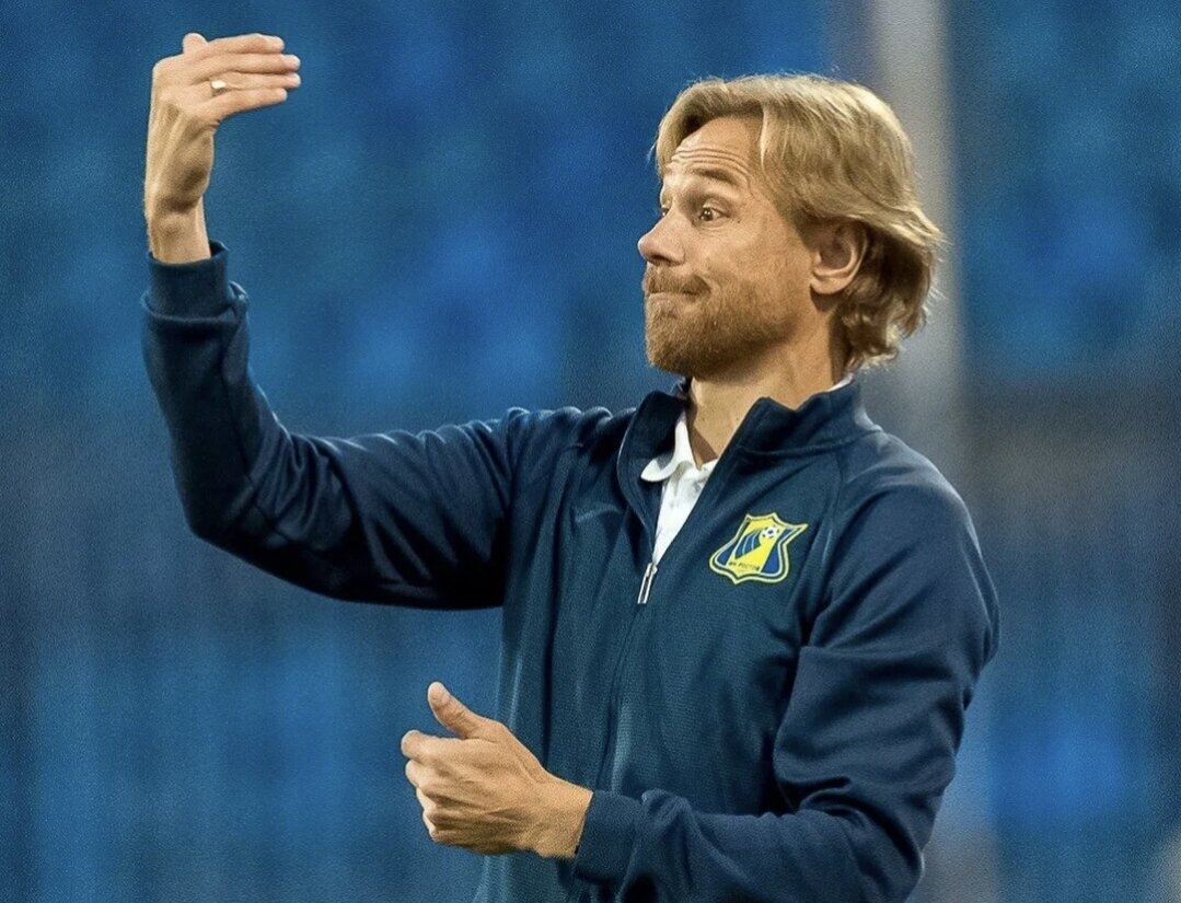 Валерий Карпин. Фото yandex.ru