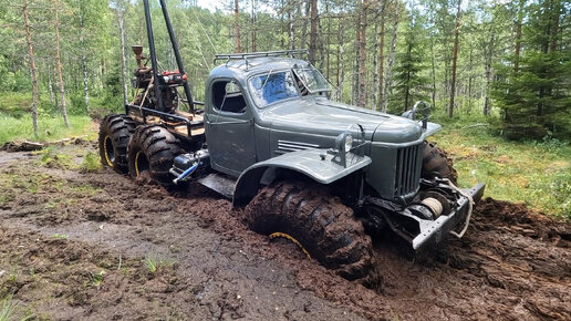 Cамый проходимый ЗИЛ-157 на ОГРОМНЫХ колесах! Везем новый мотор на ДТ75 через болото!