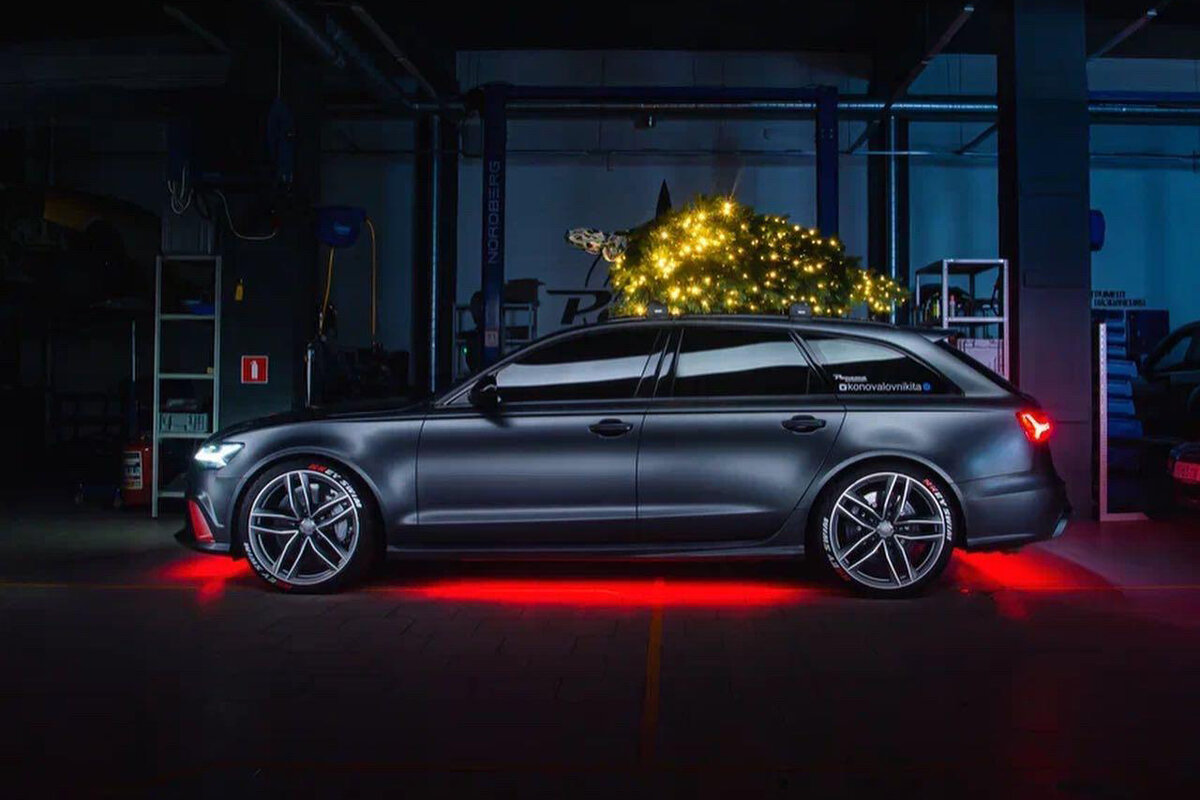 Световая ель "Шервуд" Люкс производства GreenTrees на крыше авто блогера и тренера Коновалова Никиты