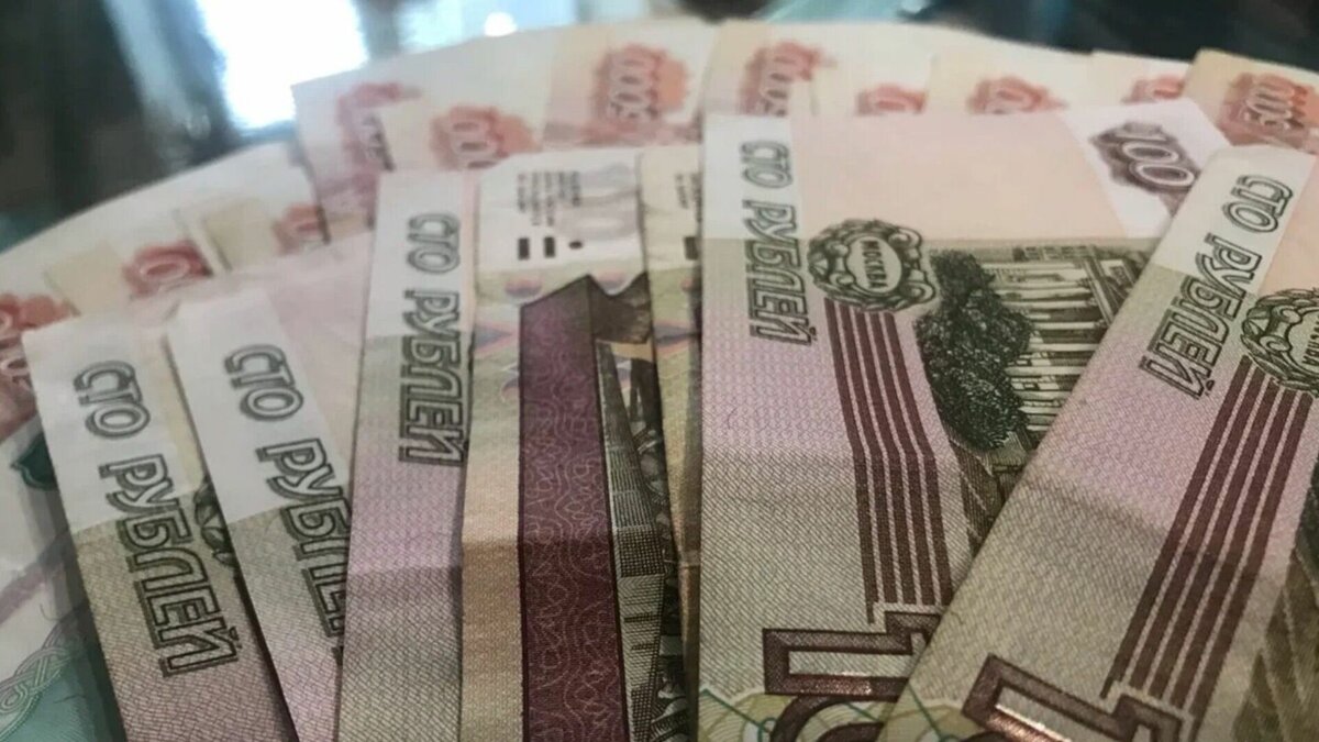     Экс- руководителя центра по культурно-досуговому обслуживанию населения Камско-Устьинского района признали виновной в незаконном премировании и трудоустройстве «мертвых душ». Информацию сообщили в пресс-службе прокуратуры Татарстана.