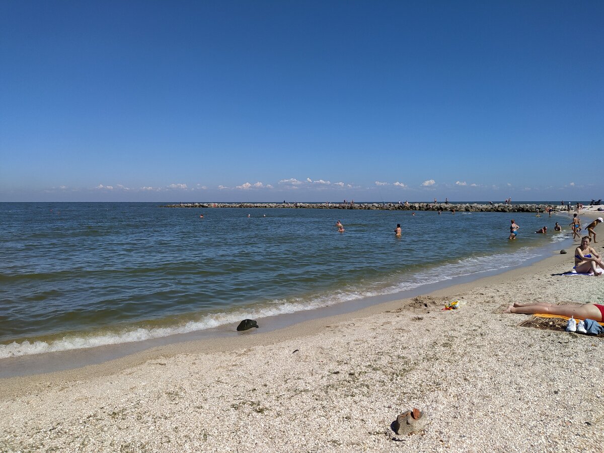 вид с пляжа на Таганрогский залив.