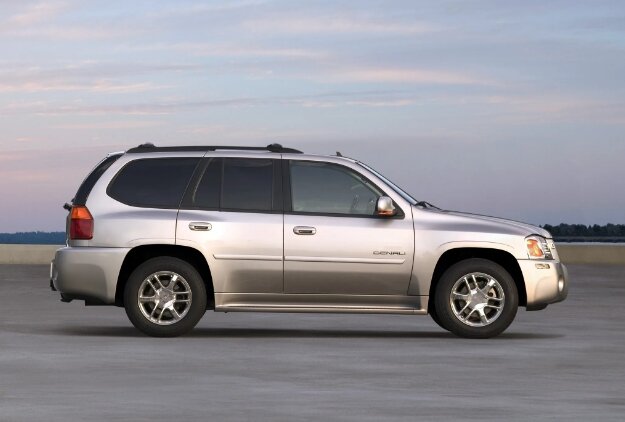 GMC Envoy в профиль, фото с сайта wroom.ru