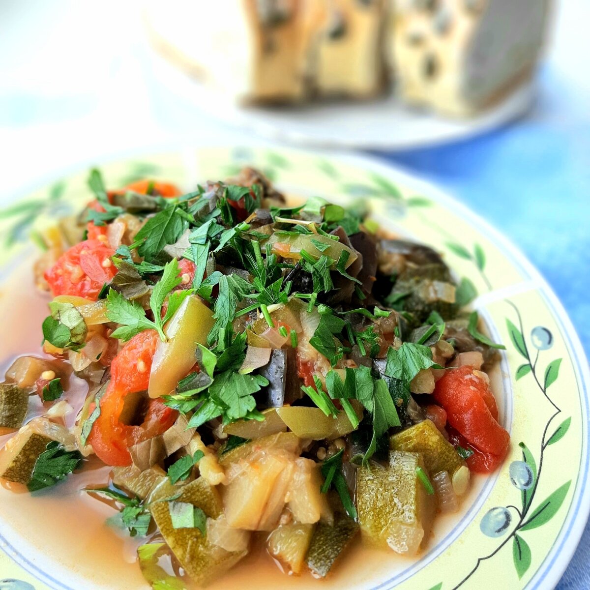 Рагу из кабачков. Рагу из овощей. Рагу из кабачков с овощами. Вкусное рагу из овощей с кабачками.