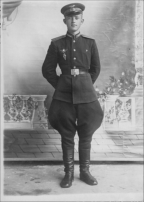 Офицер в галифе (фото из интернета)