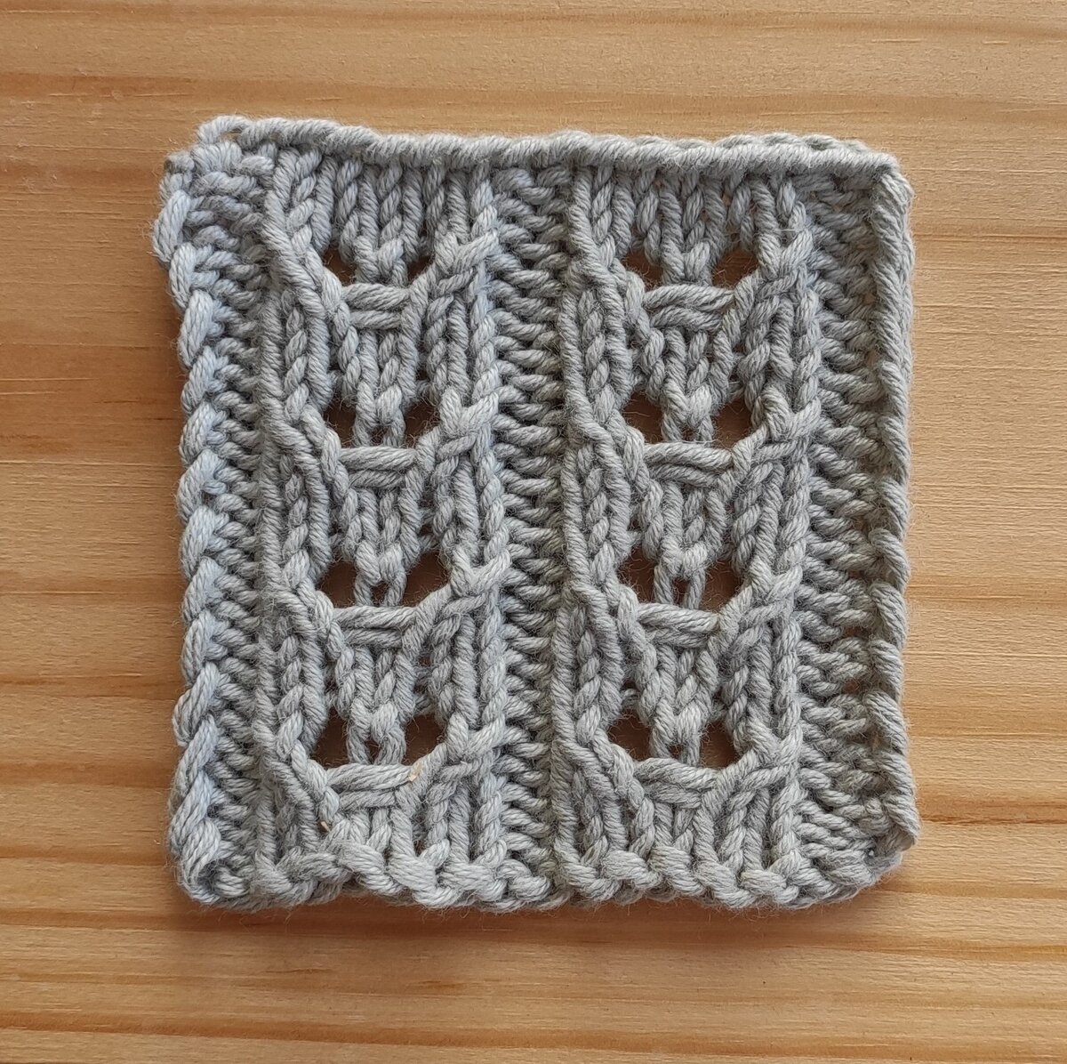 Ажурный узор из хлопковой пряжи.