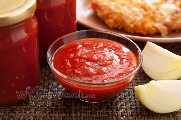 Классический рецепт аджики из помидоров с перцем и чесноком с варкой на зиму - рецепт с фото
