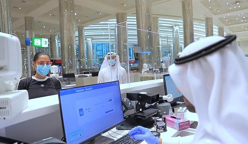 "Прохождение контроля на границе ОАЭ". Изображение взято из открытых источников Internet