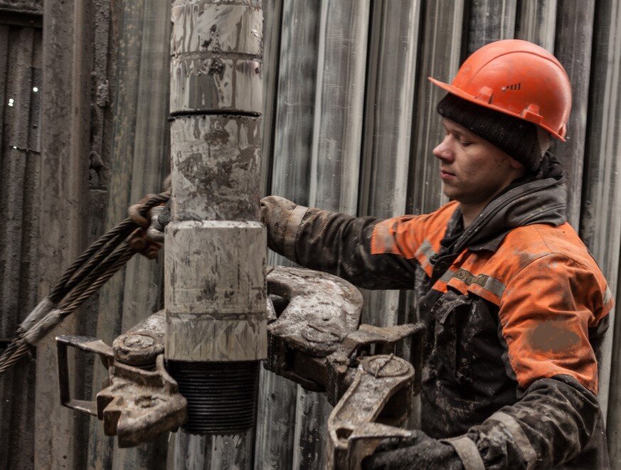 Нелегкая работа помощника бурильщика ЭиРБС | Чего? Кого? | Дзен