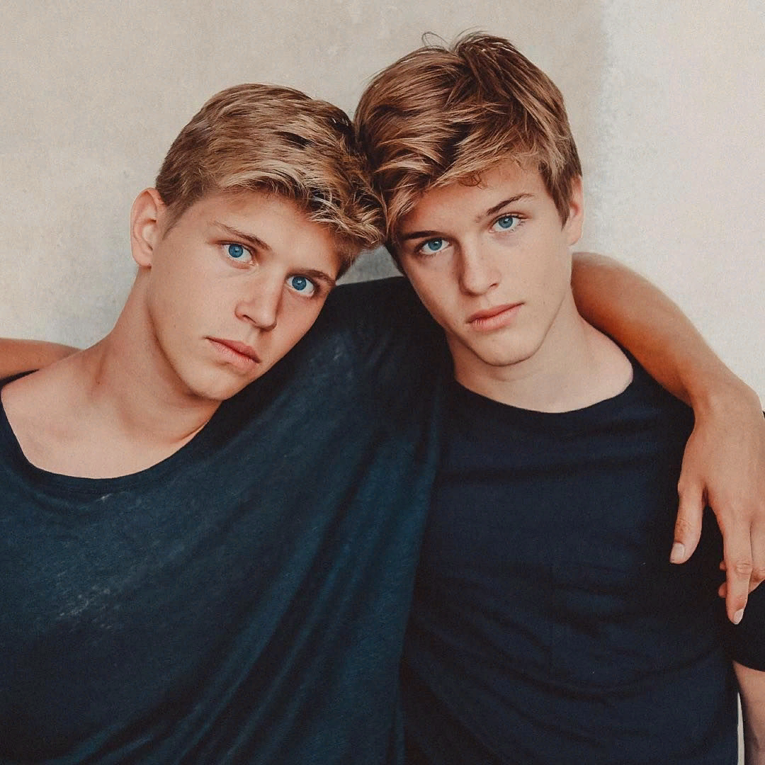 Братья близнецы фото