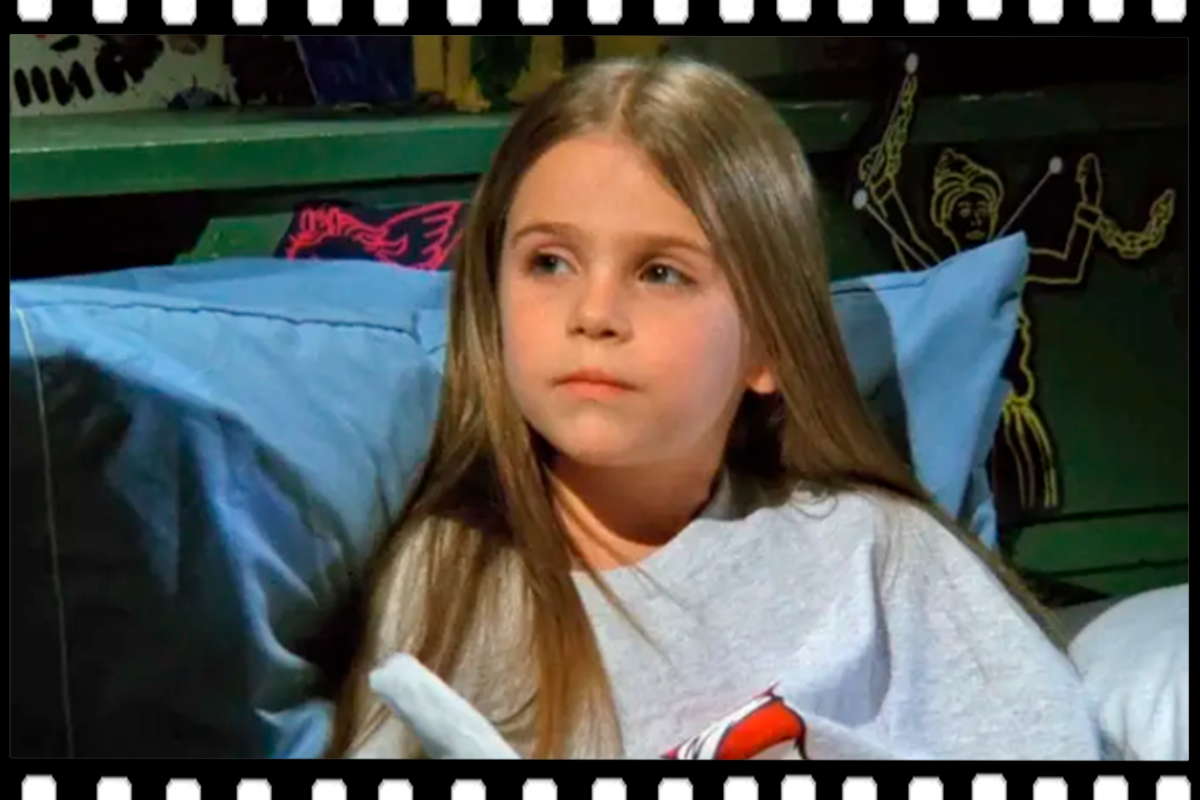 Мэй Уитман в роли Сары Таттль