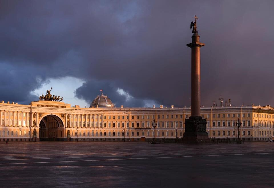 Санкт петербург нея. Храм Максима Атаянца в Петербурге. Атаянц Архитектор постройки в Санкт-Петербурге. Безлюдный Питер. Ковид Петербург