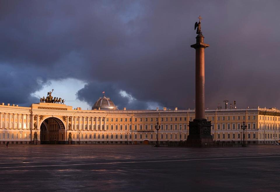 Санкт петербурга нея. Храм Максима Атаянца в Петербурге. Атаянц Архитектор постройки в Санкт-Петербурге. Безлюдный Питер. Ковид Петербург.