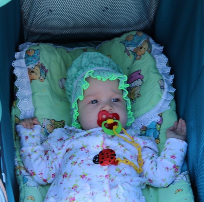 Фото автора. Дочери полгода