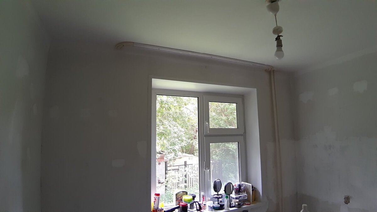 Полностью очистили стены