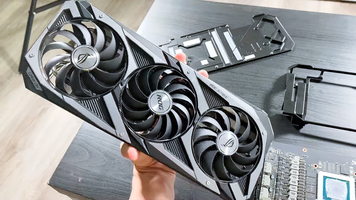 ASUS ROG Strix GeForce RTX 3080.

