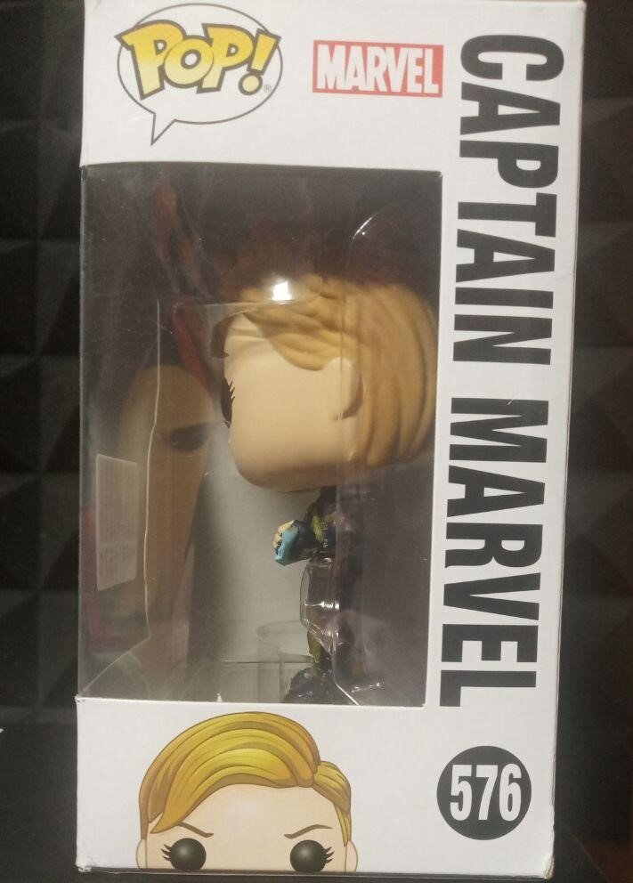 Funko / Фигурка POP! Bobble: Marvel: Avengers Endgame: Captain Marvel w/New Hai