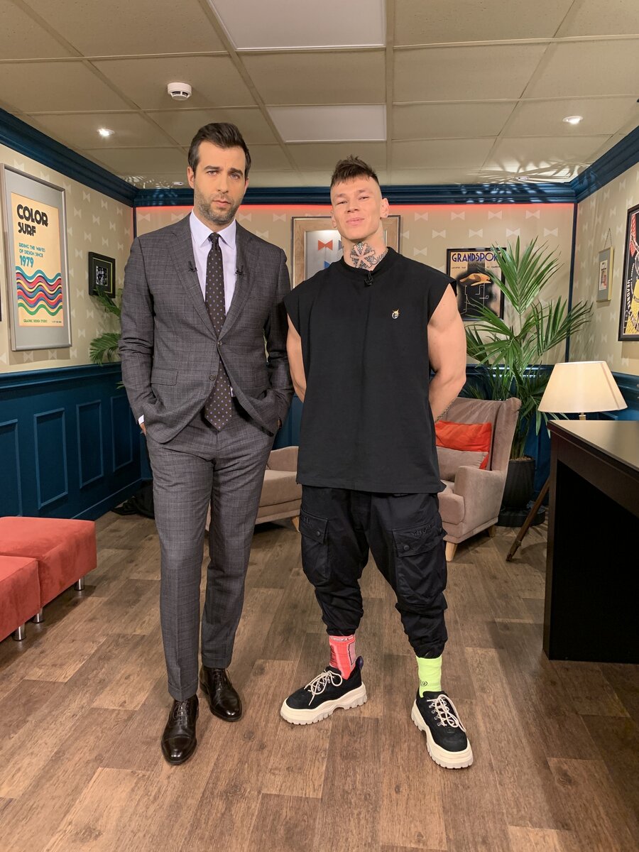 Поговорили о новой песне, дне рождении, переезде и, конечно же, спели вместе с Иваном. 
НЕ ПРОПУСТИ!