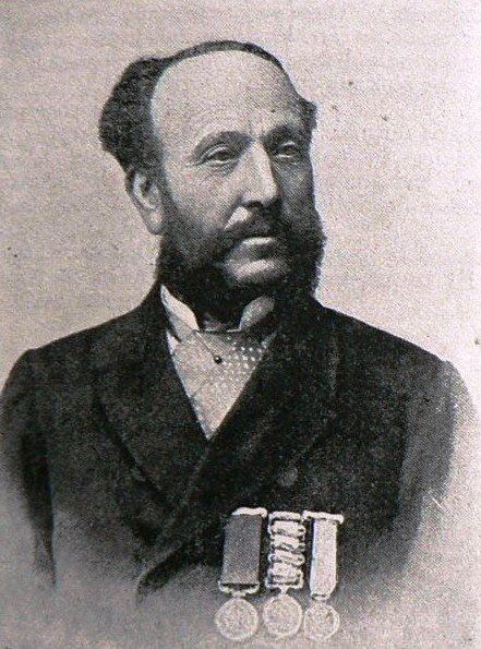 Джеймс  Лэмб, принимавший участие в атаке Легкой бригады  25 октября 1854 года в качестве рядового 13-го Гусарского полка.