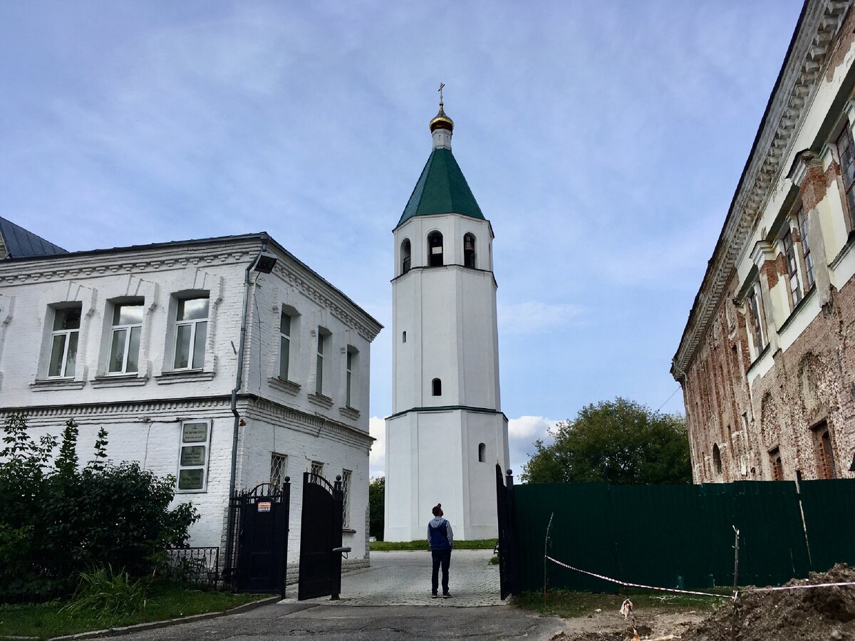 Клин достопримечательности фото Увидела в Клину странный парадокс. Храм и Дома культуры в одном лице Карта новых