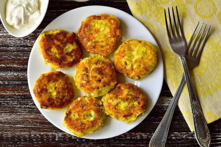 биточки куриные. капустные. котлеты гречаники. блюда из приготовленных котлет. ужин с котлетами.