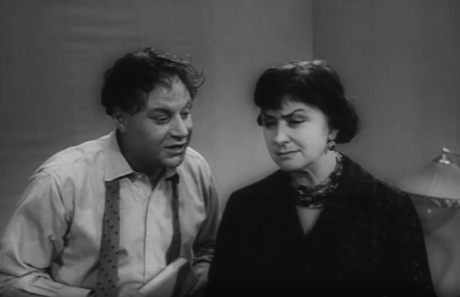 Кадр из телезаписи "Вопросы воспитания" (1961)