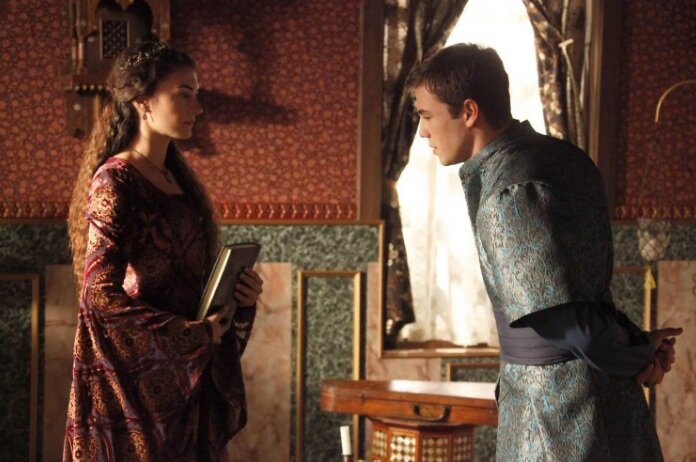 Шехзаде Джихангир и Хуриджихан. Кадр из сериала. Источник изображение: allsisters.ru