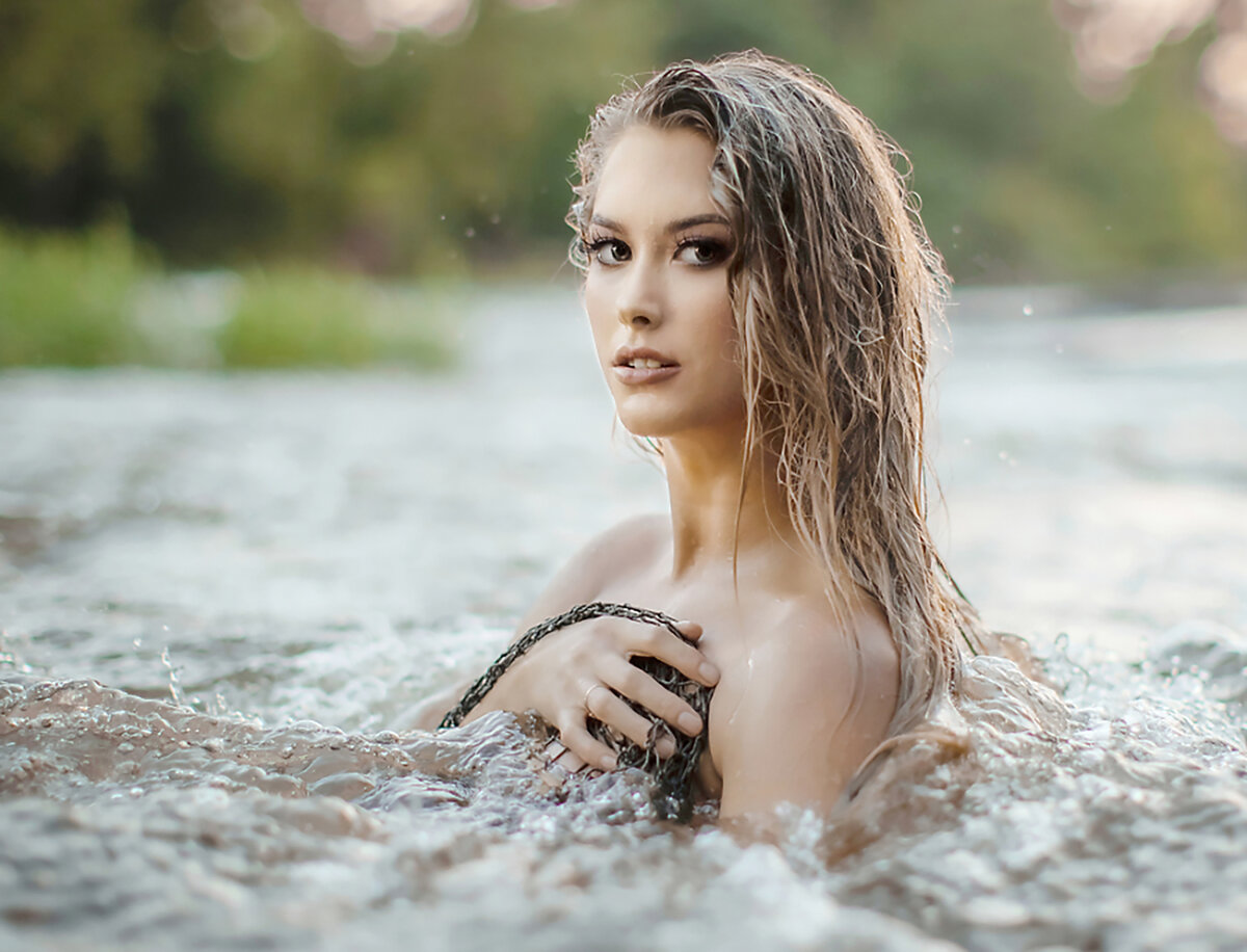 У девушки хорошее лицо для фотосессий